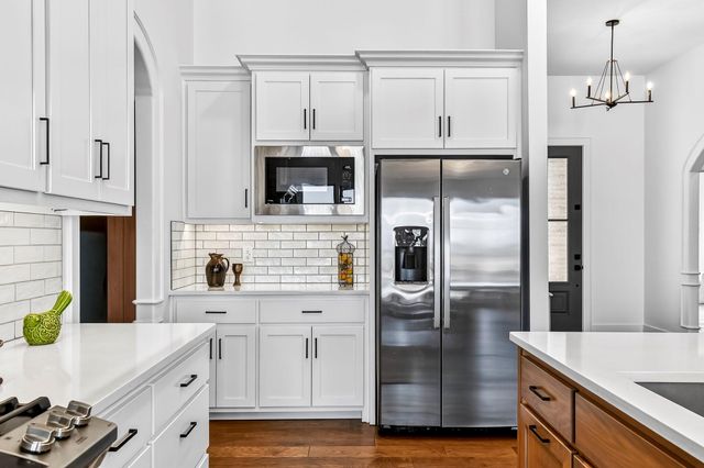 4411 E Hidden Oak Street, Springfield, MO 65802