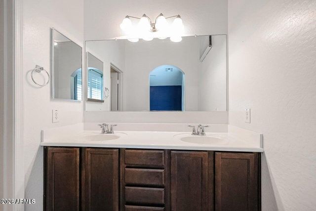 2725 E MINE CREEK Road 1144, Phoenix, AZ 85024