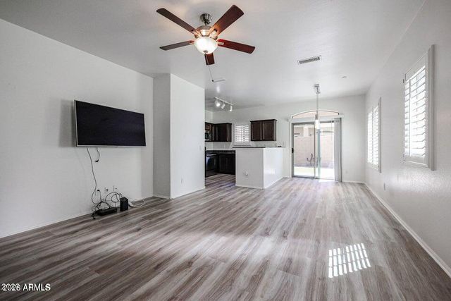 2725 E MINE CREEK Road 1144, Phoenix, AZ 85024