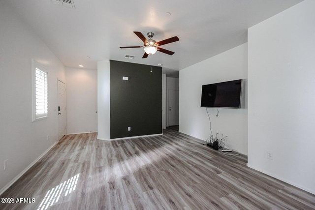 2725 E MINE CREEK Road 1144, Phoenix, AZ 85024