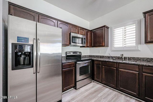 2725 E MINE CREEK Road 1144, Phoenix, AZ 85024