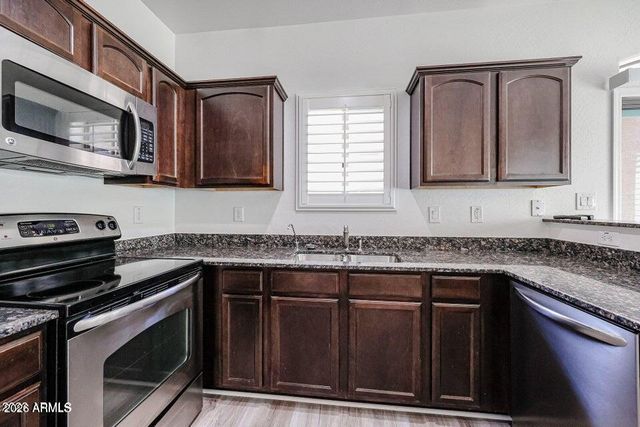 2725 E MINE CREEK Road 1144, Phoenix, AZ 85024