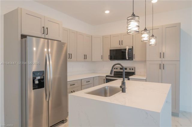 2045 Carver Avenue, Fort Myers, FL 33916