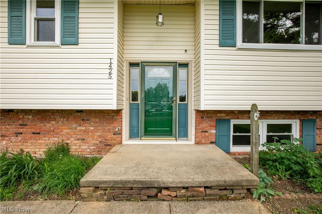 1425 Galaxy Drive, Mogadore, OH 44260