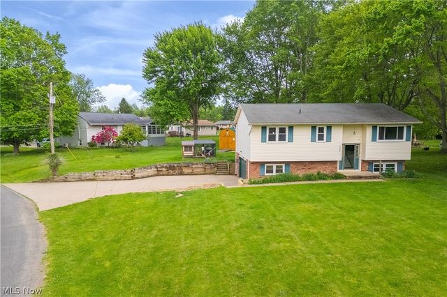 1425 Galaxy Drive, Mogadore, OH 44260