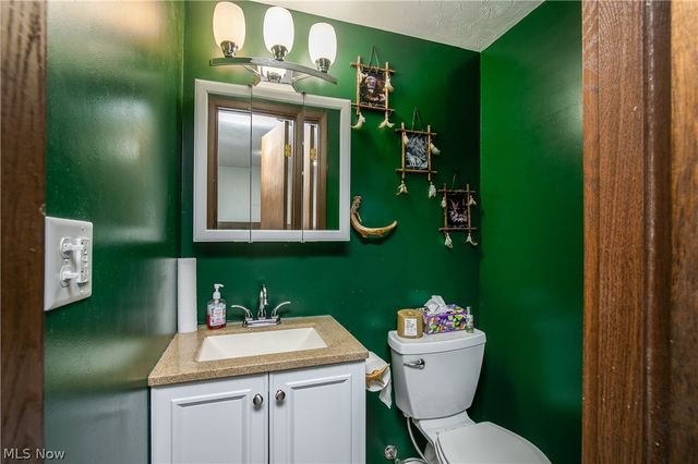 1425 Galaxy Drive, Mogadore, OH 44260