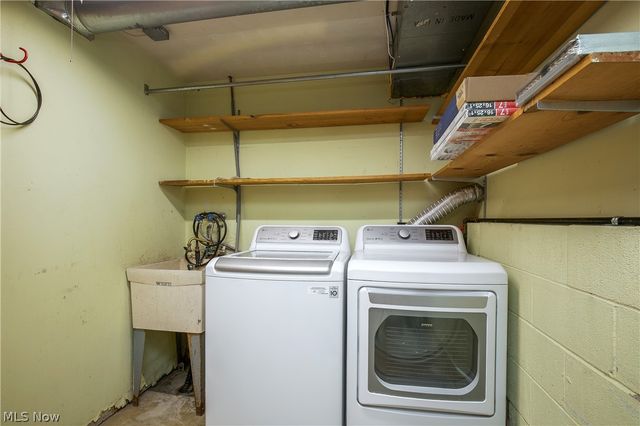 1425 Galaxy Drive, Mogadore, OH 44260