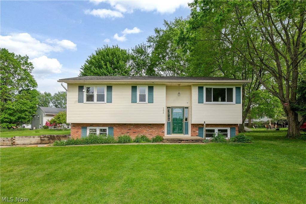 1425 Galaxy Drive, Mogadore, OH 44260