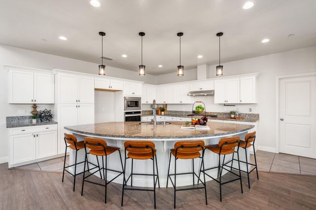 3013 N Dayton Street, Visalia, CA 93291