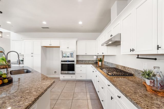 3013 N Dayton Street, Visalia, CA 93291