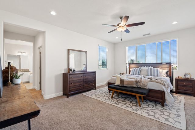 3013 N Dayton Street, Visalia, CA 93291