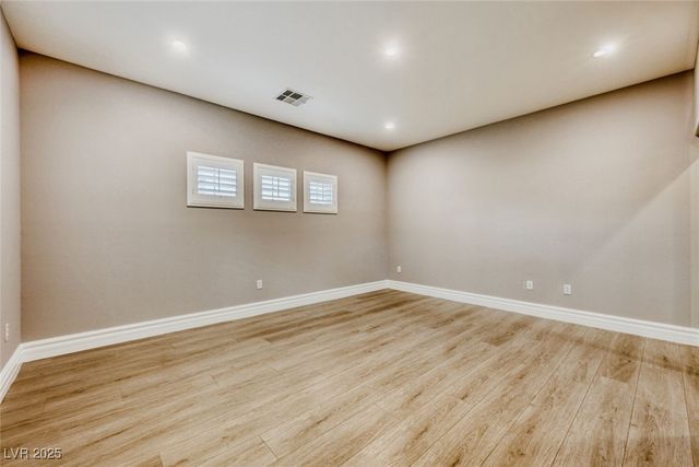 136 South Buteo Woods Lane, Las Vegas, NV 89144