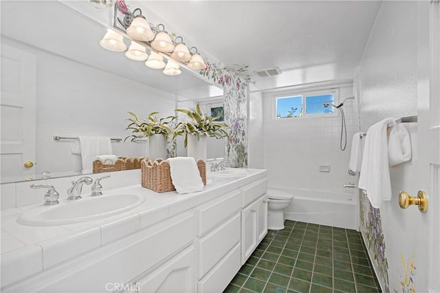 26346 Sorrell, Laguna Hills, CA 92653