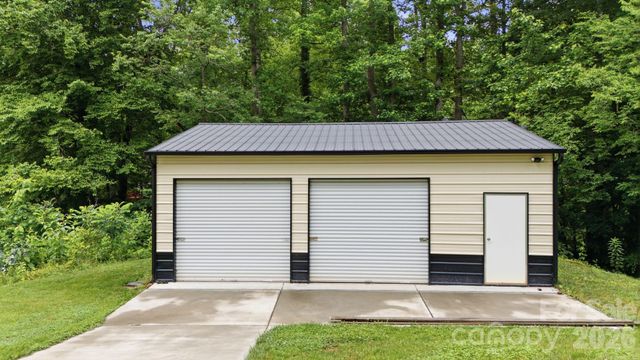 190 Meadow Glen Drive, Troutman, NC 28166