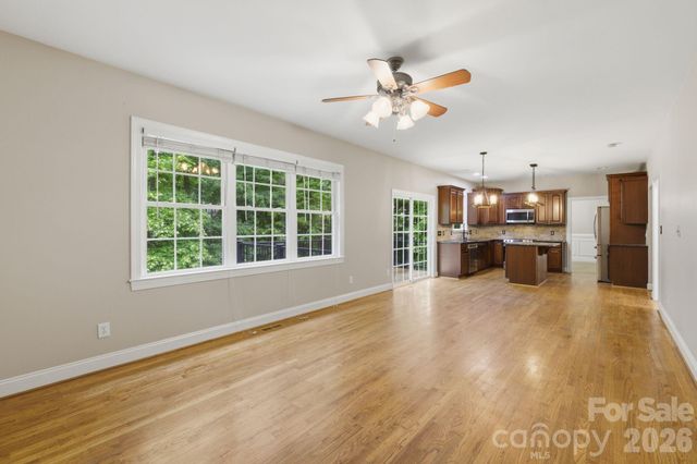 190 Meadow Glen Drive, Troutman, NC 28166