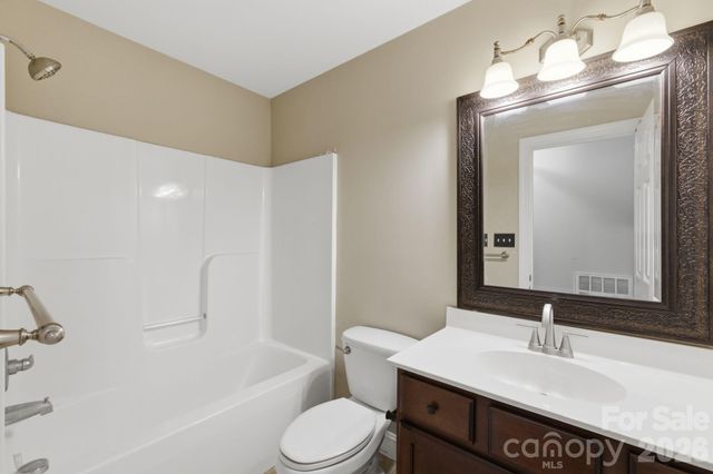 190 Meadow Glen Drive, Troutman, NC 28166