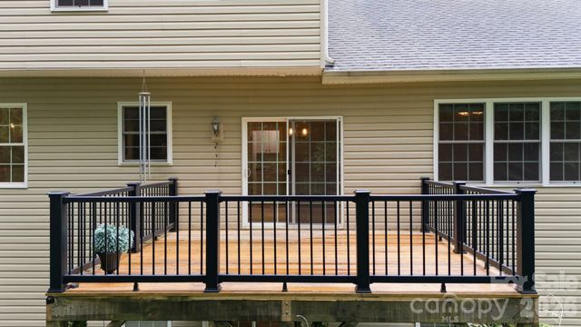 190 Meadow Glen Drive, Troutman, NC 28166
