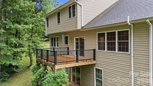 190 Meadow Glen Drive, Troutman, NC 28166