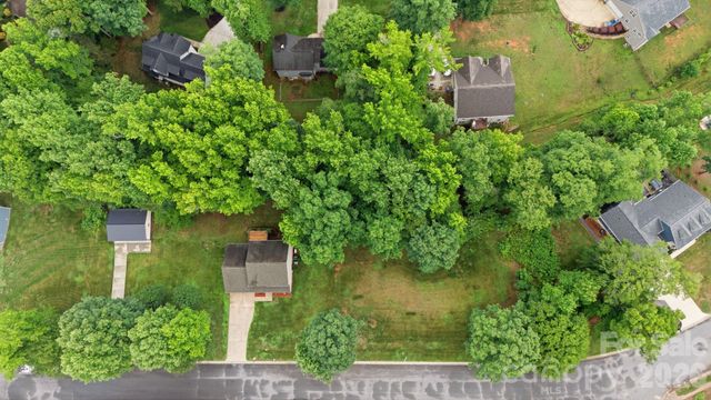 190 Meadow Glen Drive, Troutman, NC 28166
