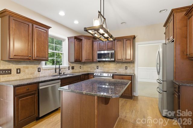 190 Meadow Glen Drive, Troutman, NC 28166
