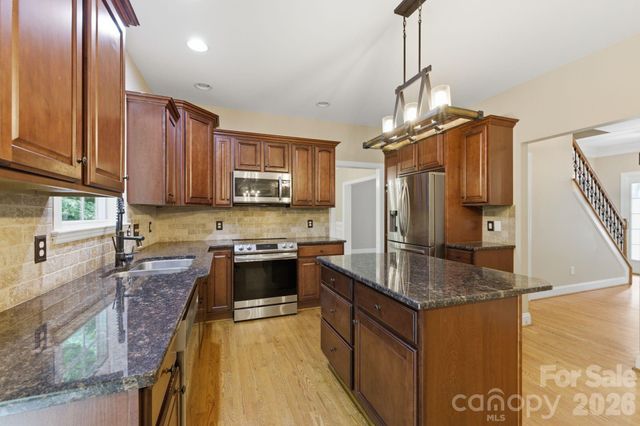 190 Meadow Glen Drive, Troutman, NC 28166