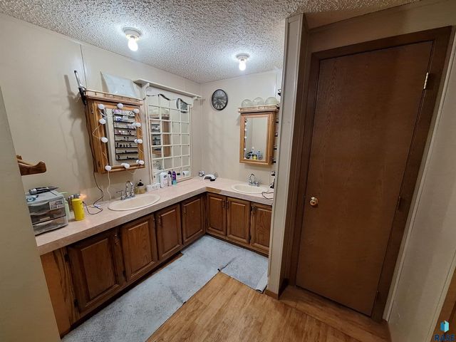 231 W Washington Ave Avenue, Salem, SD 57058