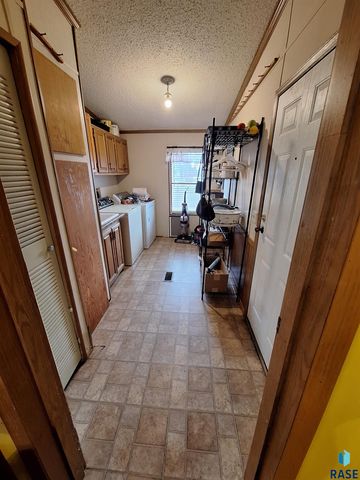 231 W Washington Ave Avenue, Salem, SD 57058