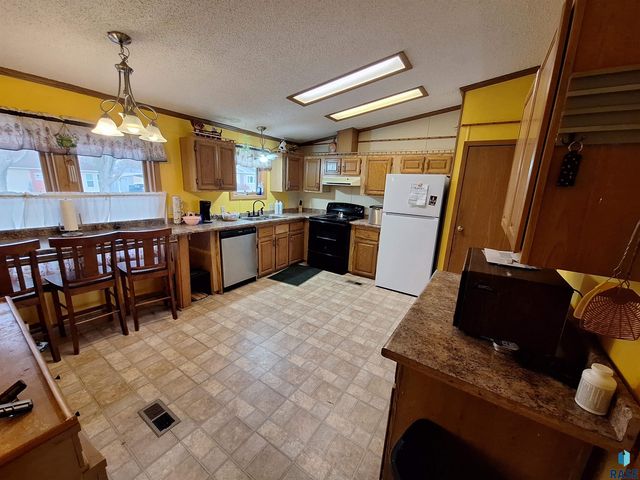 231 W Washington Ave Avenue, Salem, SD 57058