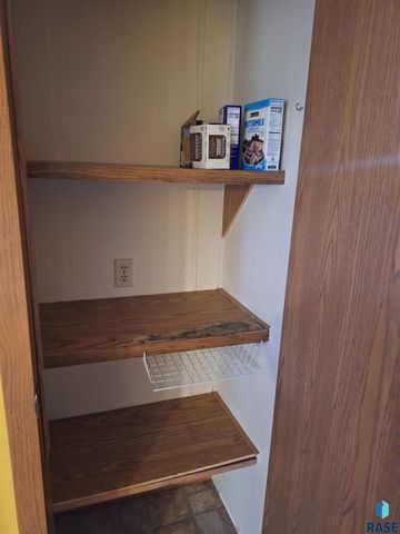 231 W Washington Ave Avenue, Salem, SD 57058