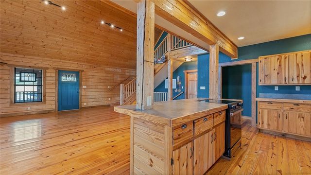 4 Quail Run Drive, Holiday Island, AR 72631