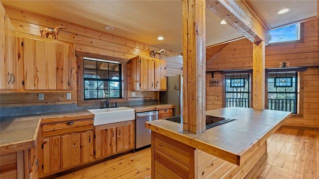 4 Quail Run Drive, Holiday Island, AR 72631