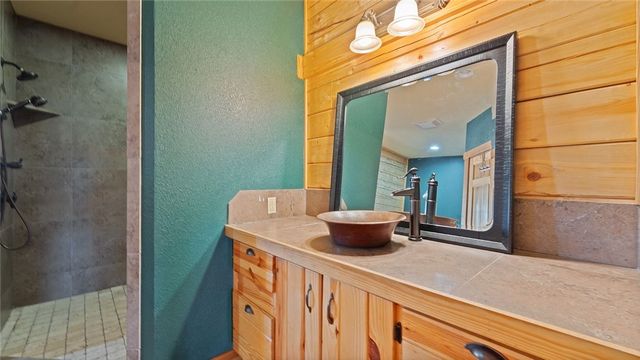 4 Quail Run Drive, Holiday Island, AR 72631