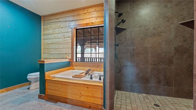 4 Quail Run Drive, Holiday Island, AR 72631