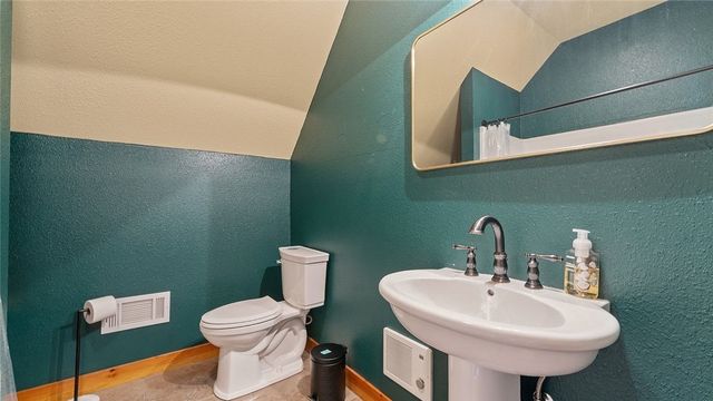 4 Quail Run Drive, Holiday Island, AR 72631