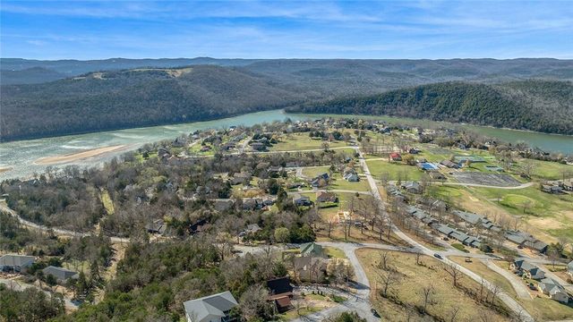 4 Quail Run Drive, Holiday Island, AR 72631