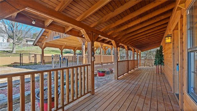 4 Quail Run Drive, Holiday Island, AR 72631