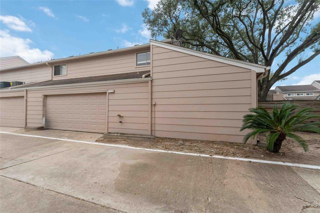 13911 Hollowgreen Drive, Houston, TX 77082