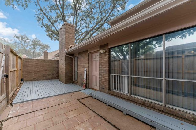 13911 Hollowgreen Drive, Houston, TX 77082