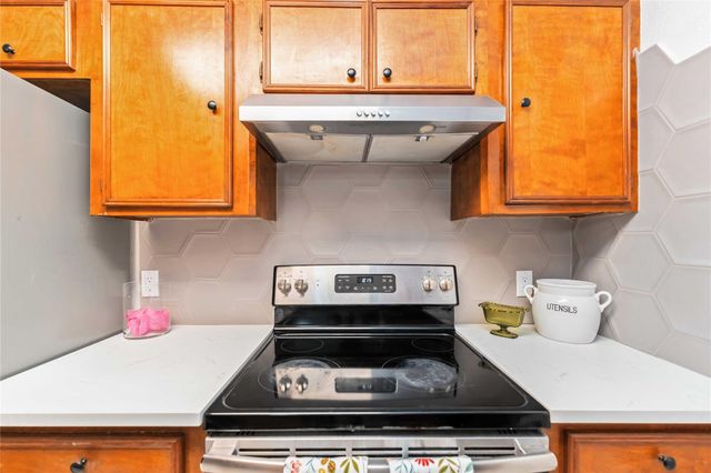 13911 Hollowgreen Drive, Houston, TX 77082