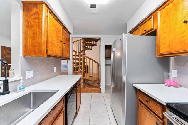 13911 Hollowgreen Drive, Houston, TX 77082