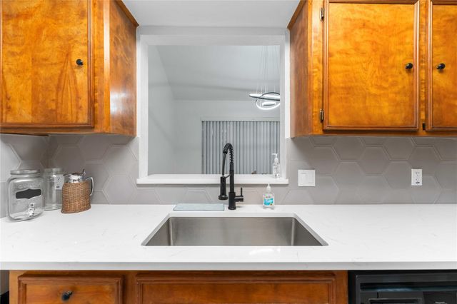 13911 Hollowgreen Drive, Houston, TX 77082