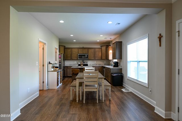 2118 Tributary Drive, Sevierville, TN 37876