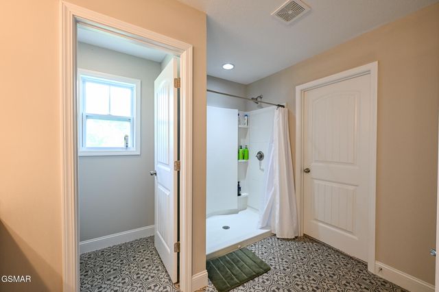 2118 Tributary Drive, Sevierville, TN 37876