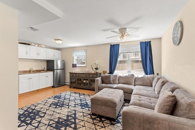296 College Farm Rd, Waltham, MA 02451
