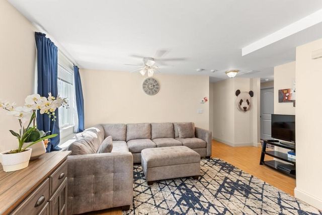 296 College Farm Rd, Waltham, MA 02451