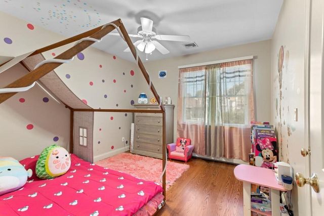296 College Farm Rd, Waltham, MA 02451