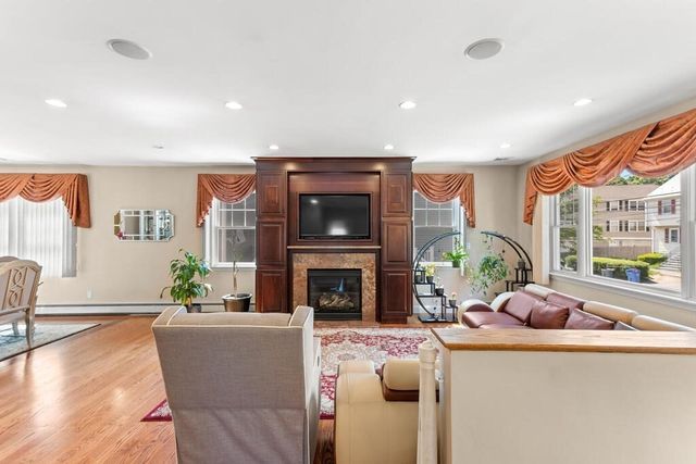 296 College Farm Rd, Waltham, MA 02451