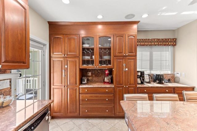 296 College Farm Rd, Waltham, MA 02451