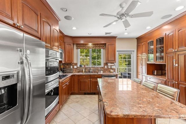 296 College Farm Rd, Waltham, MA 02451