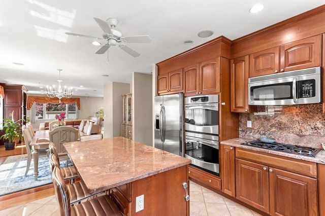 296 College Farm Rd, Waltham, MA 02451